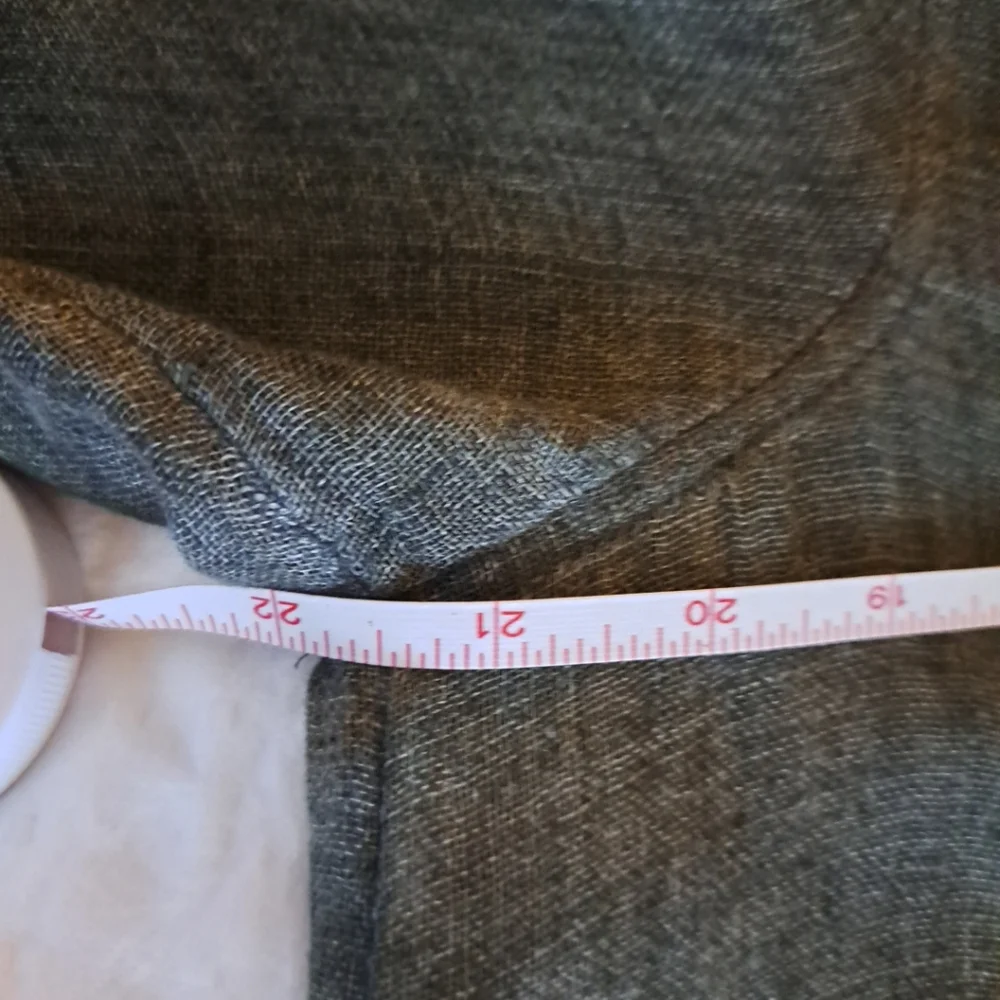 Eileen Fisher Women’s Size M Military Green Linen Button Down Shirt - Picture 5 of 8